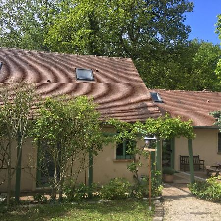 Gite D'Etape Du Tilleul, 4-8 Personnes La Celle-les-Bordes Exteriör bild