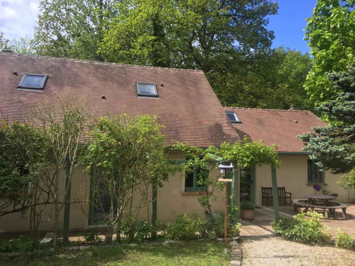 Gite D'Etape Du Tilleul, 4-8 Personnes La Celle-les-Bordes Exteriör bild
